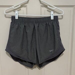 Nike Women's Tempo Lined Dri-fit Running Shorts 3” inseam size medium in gray